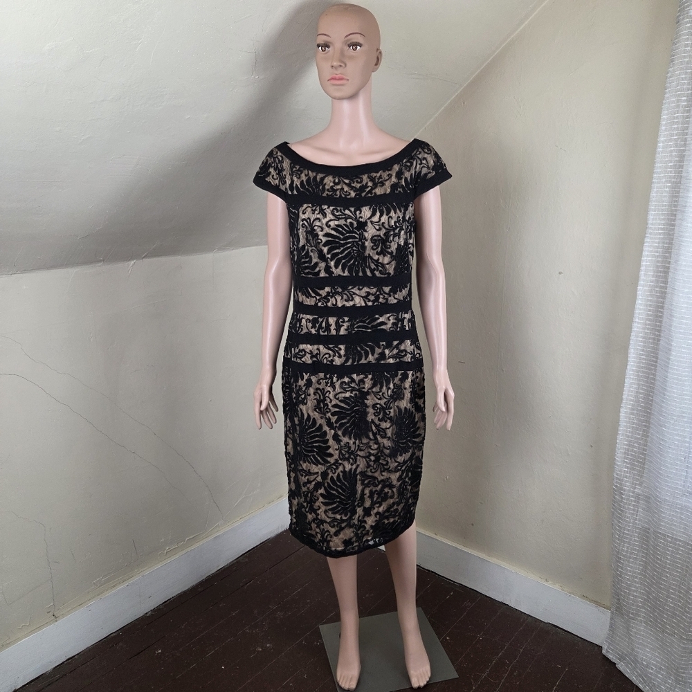 Tadashi Shoji Black Nude Lace Cocktail Dress Size 12‎ Sheath Cap Sleeve Evening